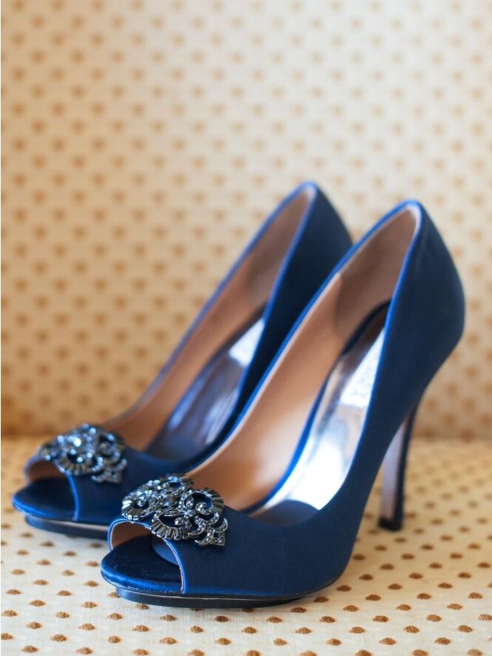 Badgley Mischka Navy Blue Satin Crystal Embellished Peep Toe Pump Heels Size 6.5 - Picture 1 of 9